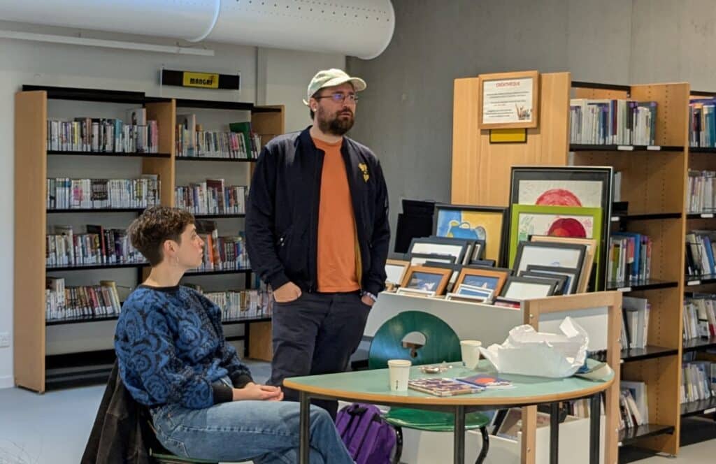 Une rencontre décalée et pleine d'humour avec le poète Anaël Castelein 3 PXL 20250404 062512340bis
